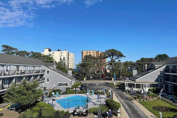 Grand Beach Inn