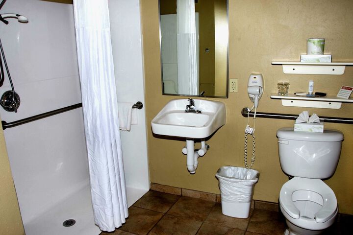 Room 40 of 46