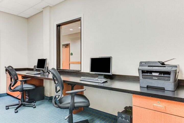 Business Center 17 of 17