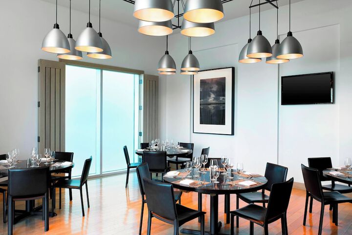 Dining 106 of 122
