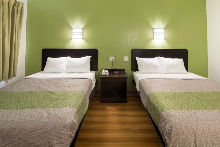 Motel 6 Hillsboro TX