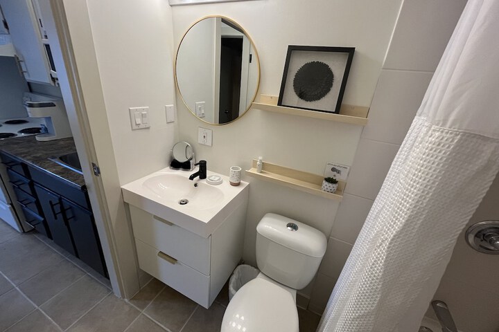 Room 51 of 76