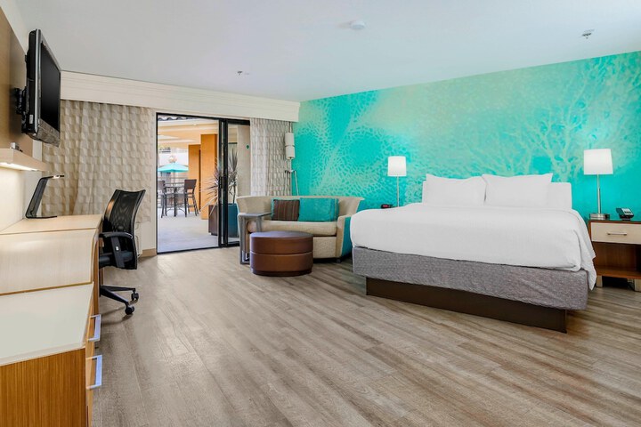 Courtyard by Marriott San Diego Del Mar / Solana Beach