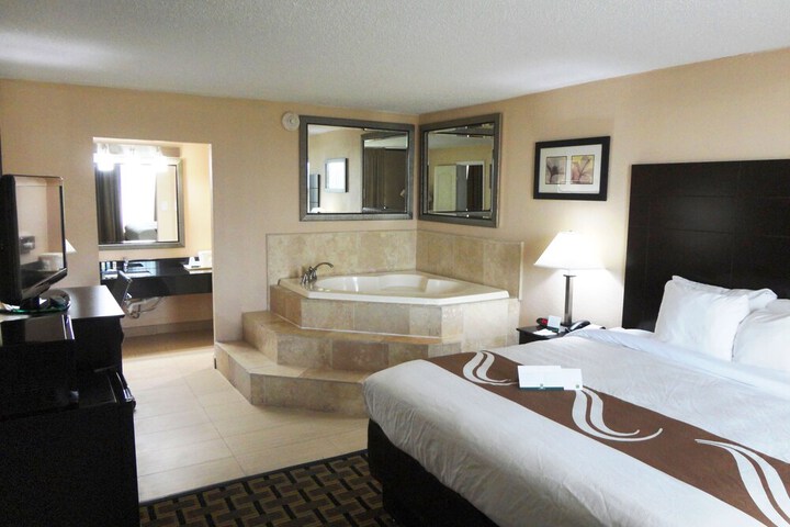 Quality Inn Pasadena - Houston East
