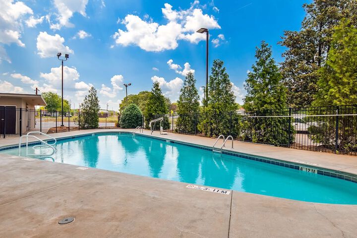 Pool 5 of 24