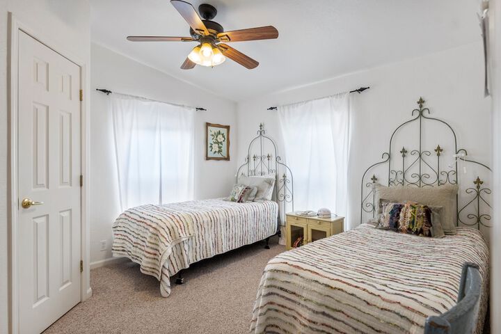 Room 42 of 107