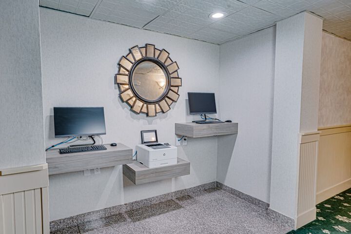 Business Center 78 of 91
