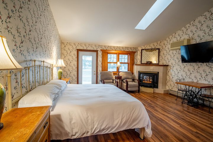 Room 15 of 146