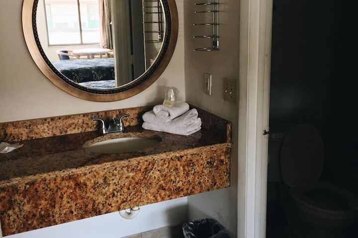 Room 12 of 12