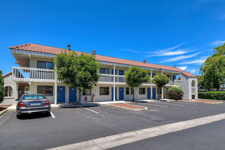 Motel 6 Pomona CA - Los Angeles