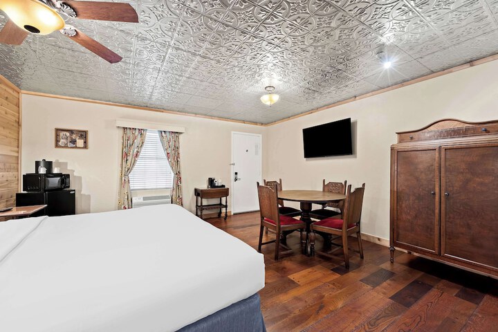 Room 7 of 41