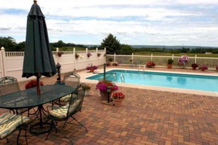 Pool 4 of 62