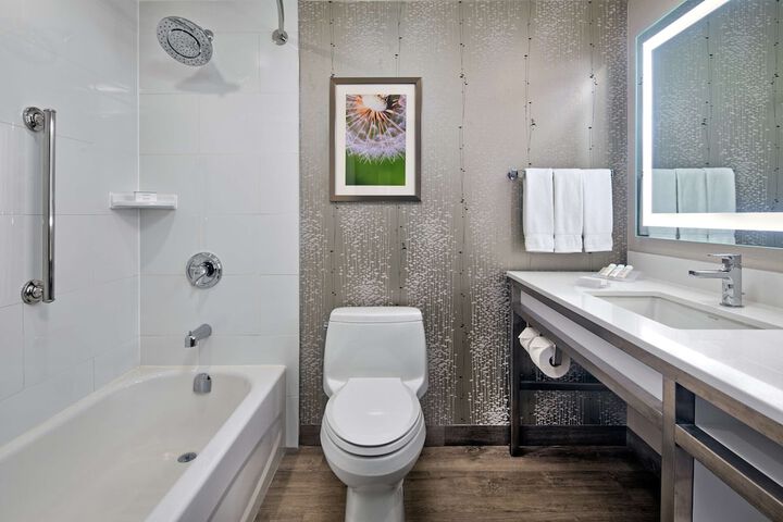 Hilton Garden Inn Toronto / Oakville