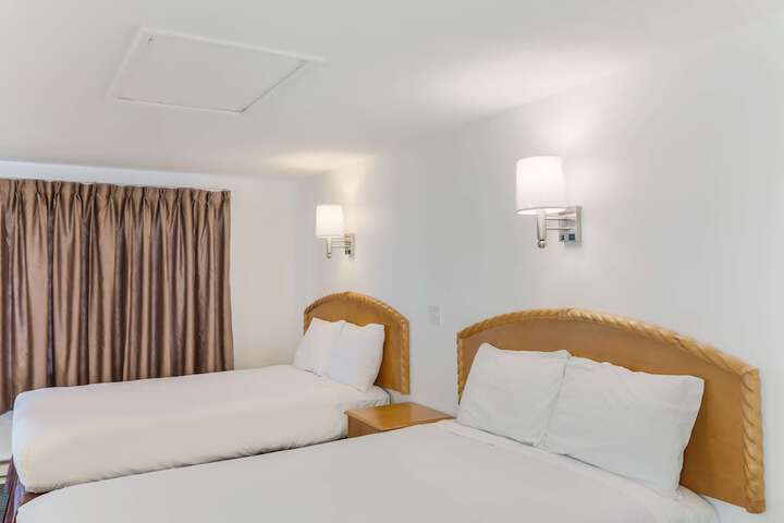 Americas Best Value Inn & Suites Hyannis Cape Cod