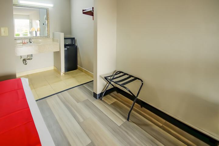 Room 28 of 41