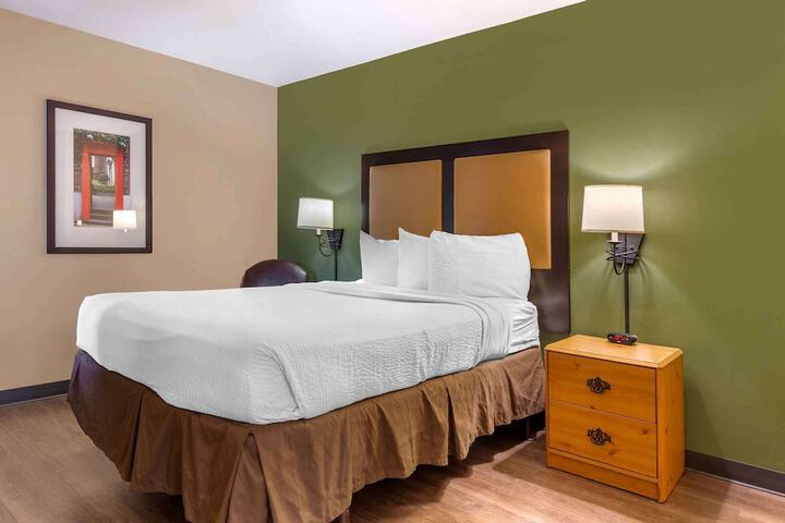 Room 16 of 27