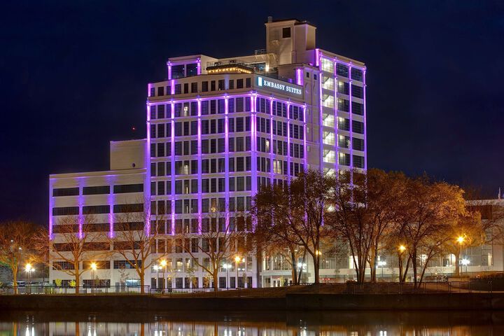 Hotel 2 of 65