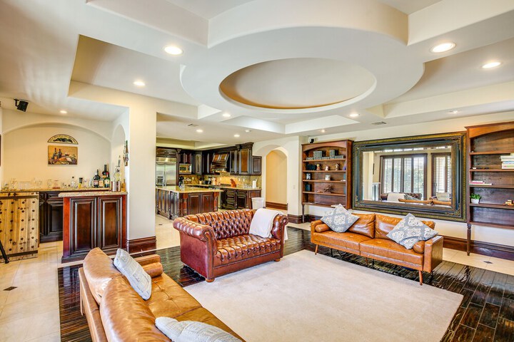 Spacious Fullerton Villa w / Private Pool & Hot Tub