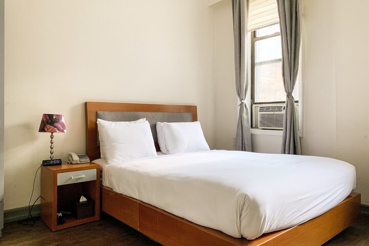 Room 9 of 35