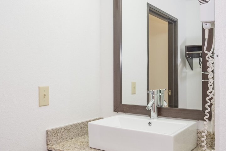 Room 8 of 23