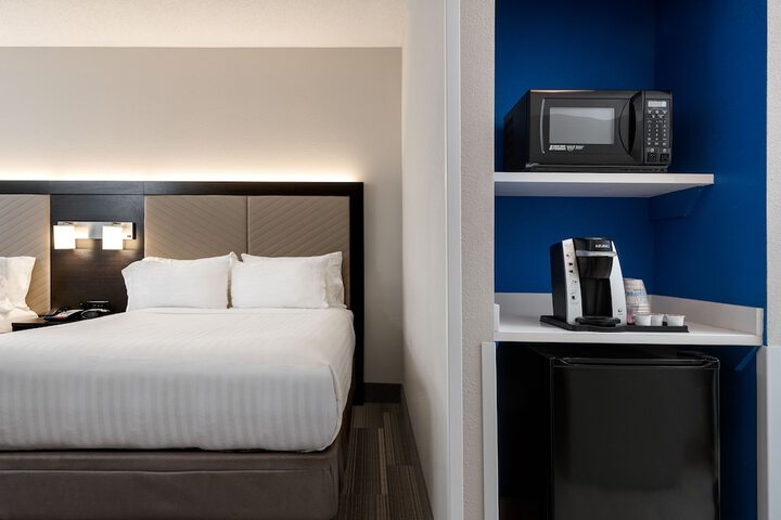 Holiday Inn Express & Suites Florence I-95 & I-20 Civic Center by IHG