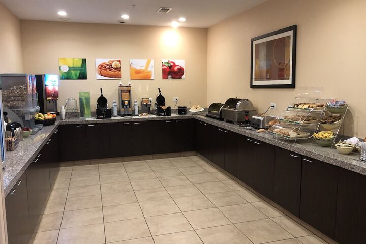 Quality Inn & Suites Minot North