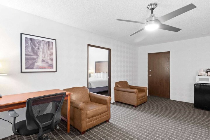 Room 19 of 39
