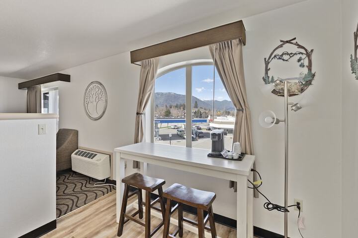 Sandpoint Hotel & Suites Downtown