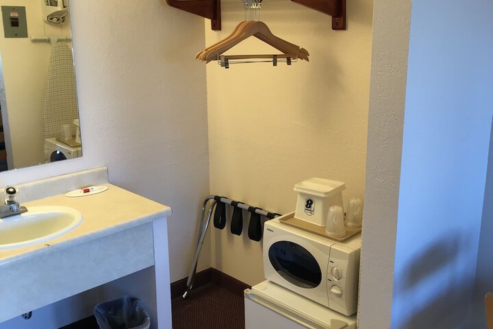 Room 30 of 31