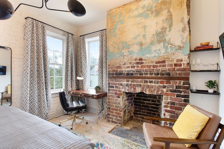 Room 25 of 164