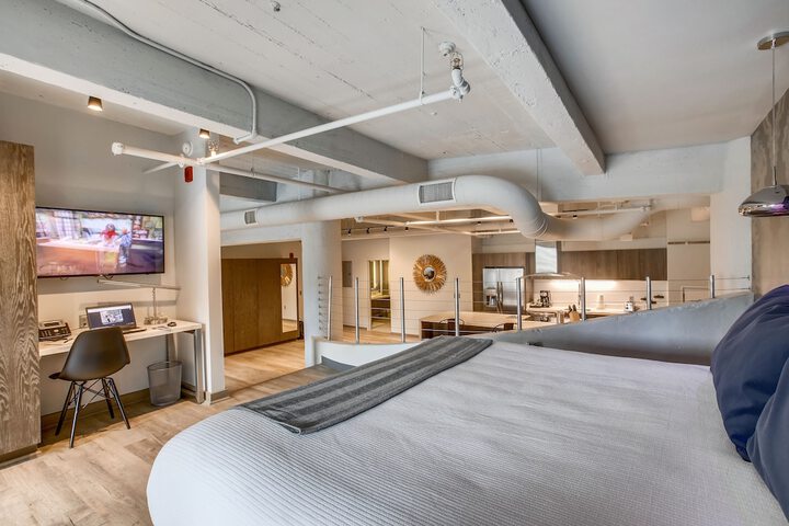 Room 61 of 83