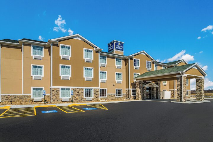 Cobblestone Hotel & Suites - Newport