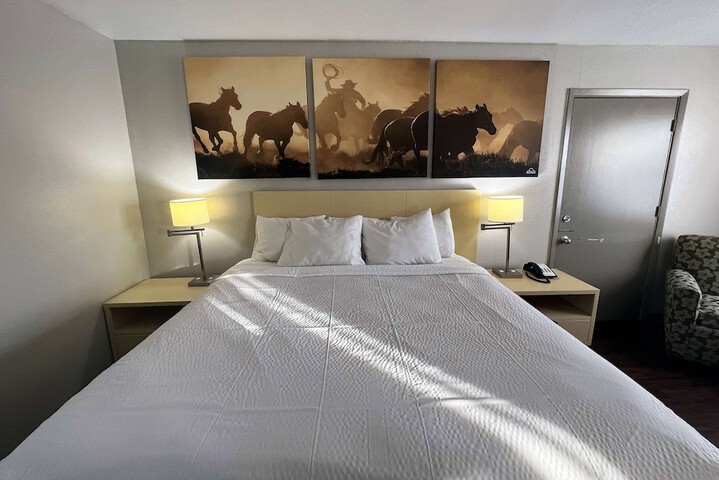 Room 8 of 24
