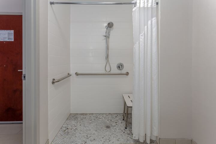 Room 12 of 30
