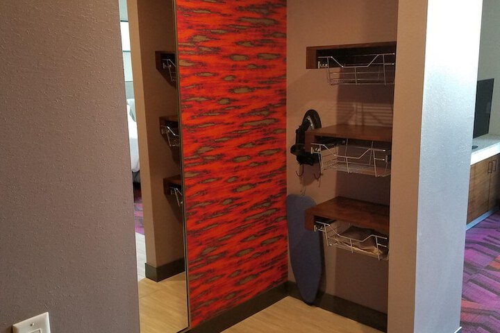 Room 13 of 64