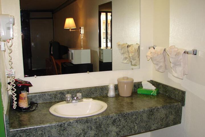 Room 13 of 21