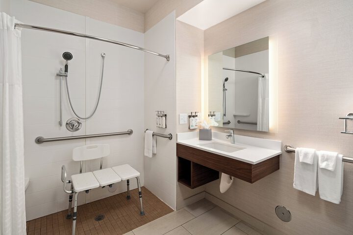 Holiday Inn Express & Suites Interstate 90 by IHG
