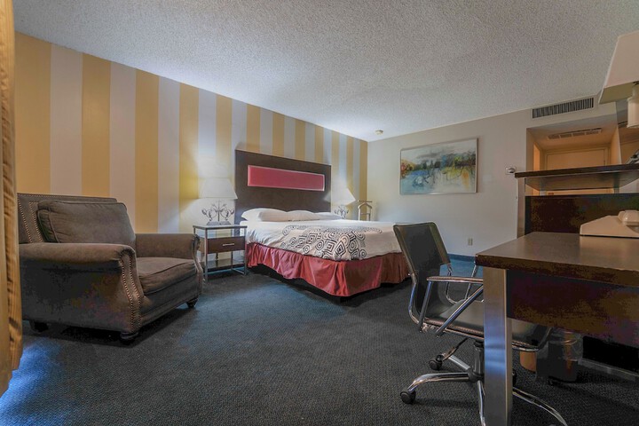 Room 47 of 96