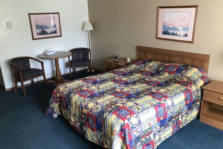 Room 5 of 10