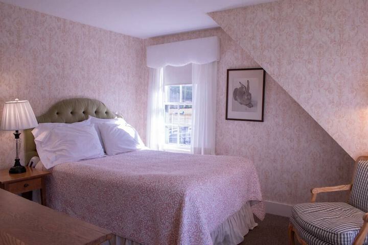 Room 48 of 104