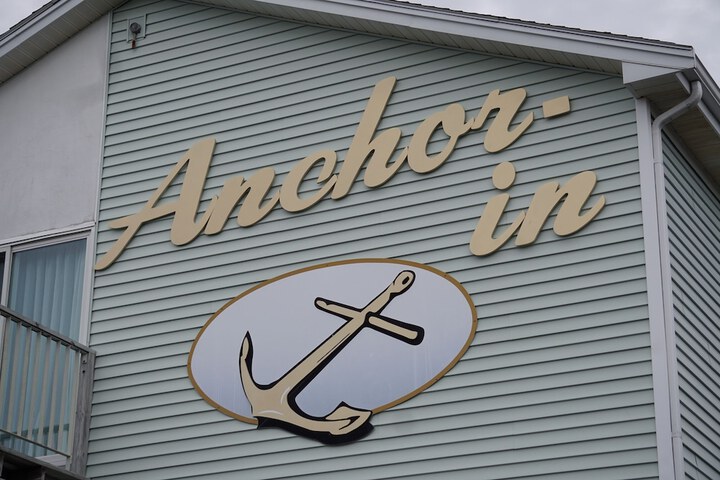 Anchor in Distinctive Waterfront Lodging