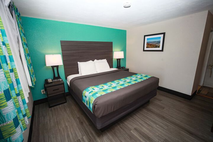Room 21 of 28