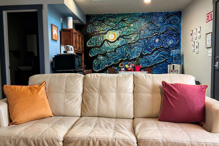 Room 9 of 28