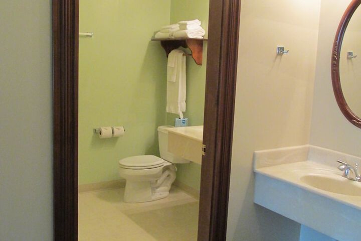 Room 14 of 28