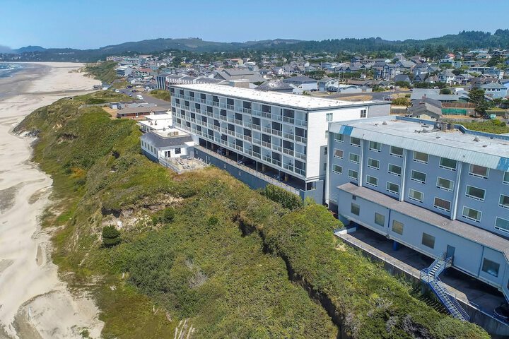 Elizabeth Oceanfront Suites an Ascend Collection Hotel