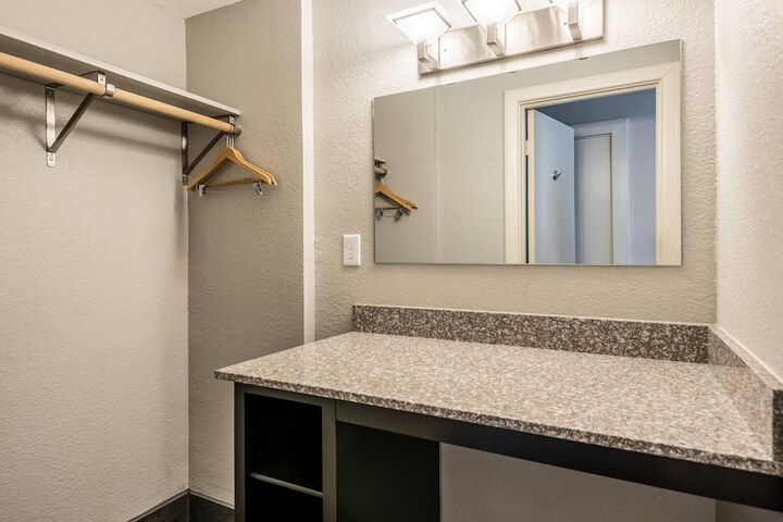Hotel Bothwell Sedalia Central District an Ascend Collection Hotel