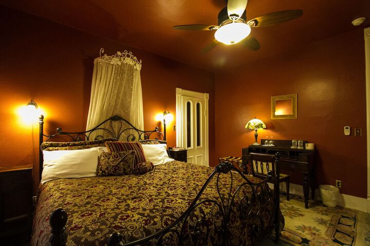 Room 28 of 41