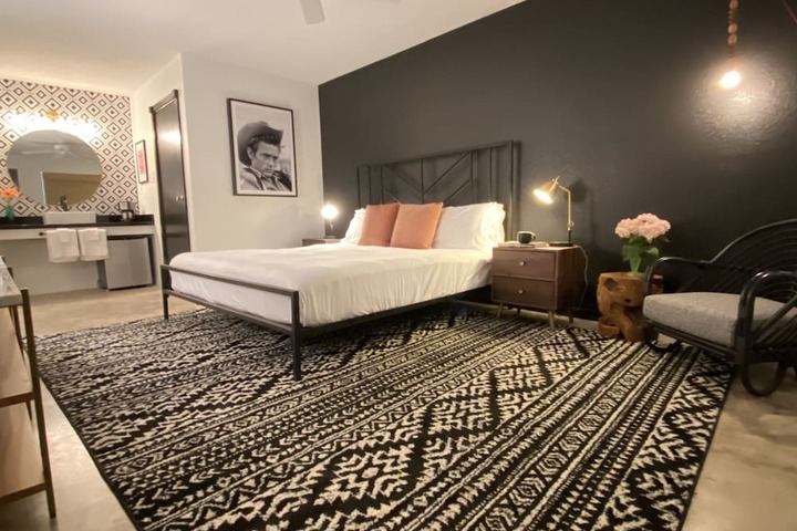 Room 26 of 68
