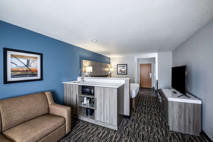 Room 35 of 64