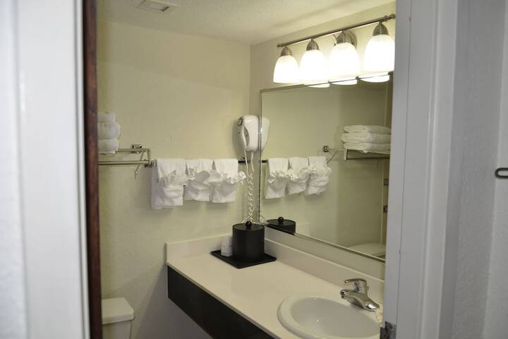 Room 11 of 30